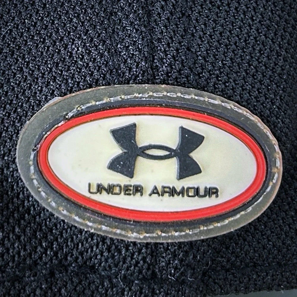 Under Armour Blitzing Cap Youth Black White UA‎ Spell Out Fitted Baseball Hat